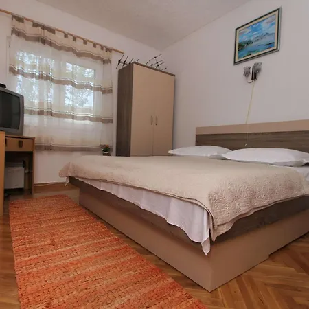 With A Parking Space Kastel Sucurac, - 23495 * Kastela