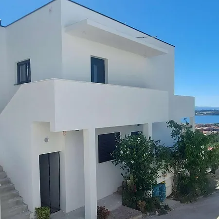 Apartment With A Parking Space Kastel Sucurac, - 23495 Kastela